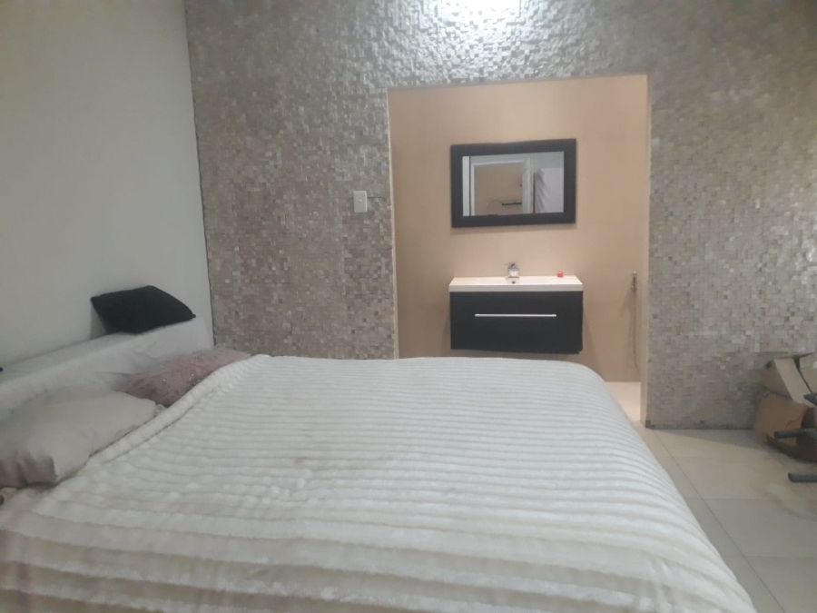 4 Bedroom Property for Sale in Zinniaville North West